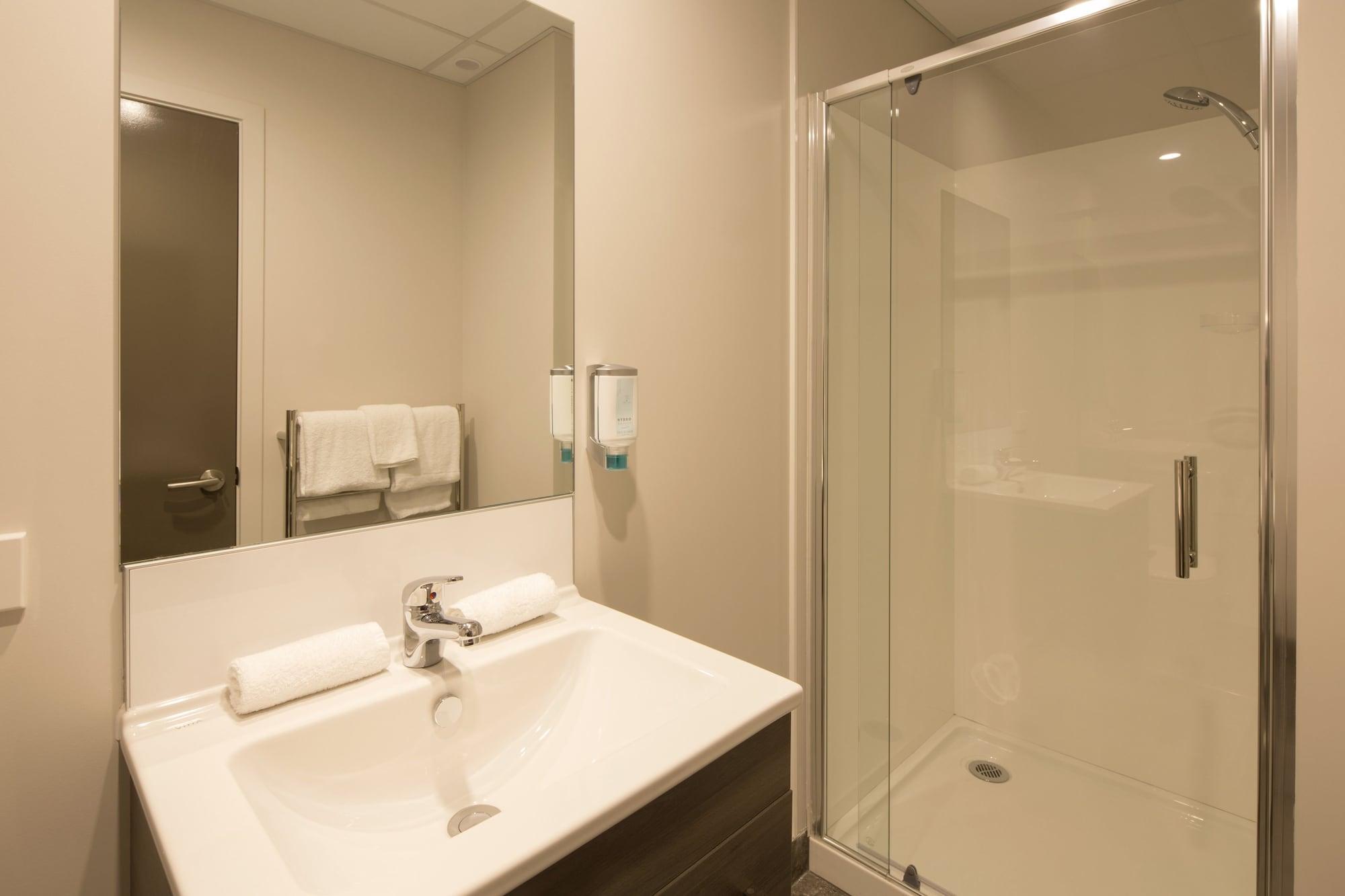 Ramada Suites By Wyndham Queenstown Remarkables Park 4*