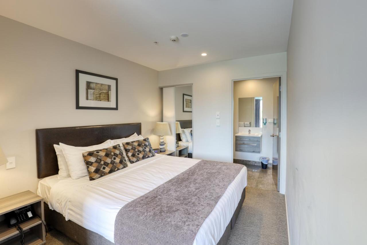 Ramada Suites By Wyndham Queenstown Remarkables Park Hotel